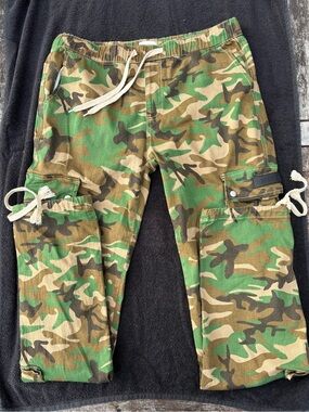 Women’s extra long (39” inseam) camo cargo pants - Nineth Closet Denim
